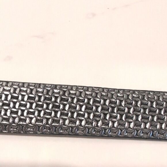 WCM New York Italian Calfskin Silver Textured Metallic Belt Gunmetal Buckle - Picture 4 of 9